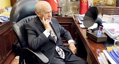 Bahçeli, adını koyduğu radyonun ilk yayınını dinledi