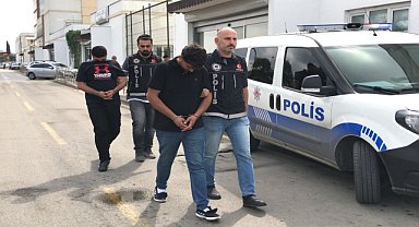 Kek paketlerinden esrar çıktı