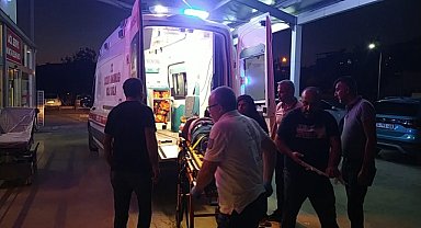 Otomobil ile hafif ticari araç çarpıştı