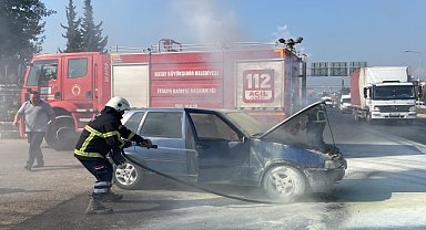 Seyir halindeki otomobilde yangın çıktı