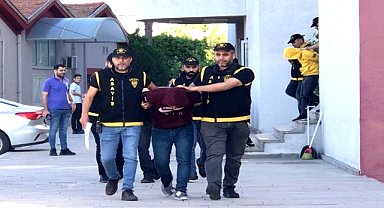 Bir kişiyi darbeden 4 zanlıdan 3'ü tutuklandı