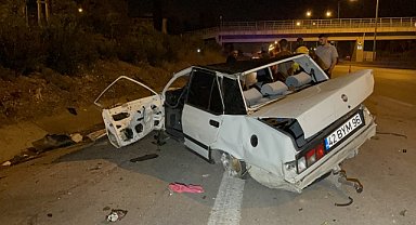 Devrilen otomobildeki 1 kişi öldü, 1 kişi yaralandı