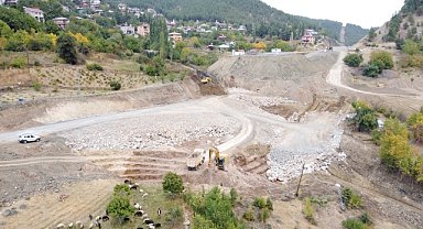 Göçük nedeniyle yol ulaşıma kapandı