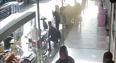 Kamyonetin çarpmasından son anda kurtuldu