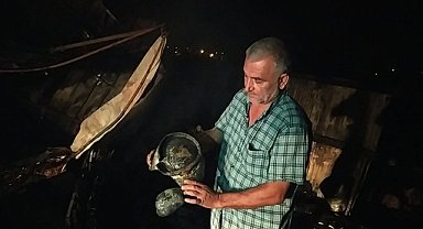 Kundaklanan barakadaki 90 güvercin telef oldu