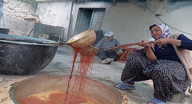 PEKMEZ KAZANLARI KAYNIYOR