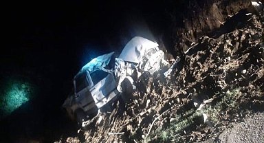Takla atan otomobildeki 2 kişi yaralandı