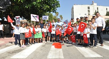 Yaya geçitleri kırmızıya boyandı