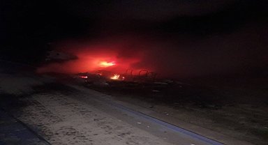 Bekçiyi, kilitleyip kulübeyi ateşe verdiler