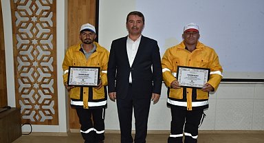 İşçiler buldukları cüzdanı sahibine teslim etti