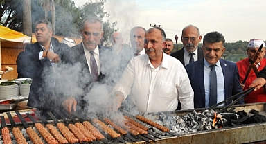 Kursiyerlere kebabın incelikleri eğitimi