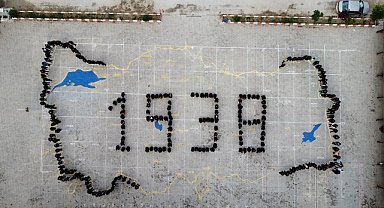 Lise öğrencilerinden "Atatürk" koreografisi