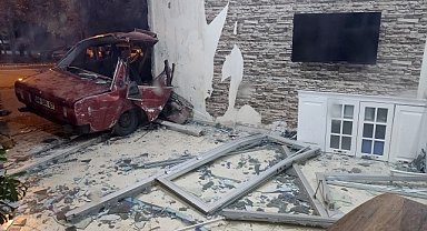 Otomobil iş yerine girdi