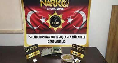 Otomobilin teybinden uyuşturucu çıktı