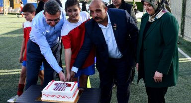 Şehit çocuğuna sürpriz doğum günü kutlaması