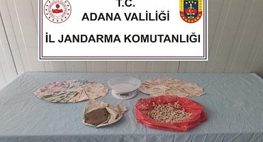 Uyuşturucu hap ve esrar ele geçirildi