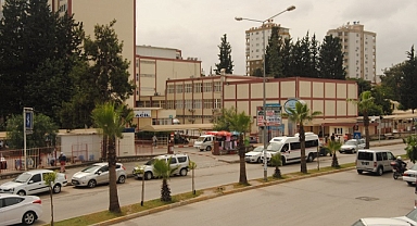 Yoğun bakımdaki hastayı tehdit ettiler