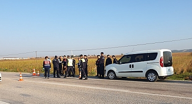 Yol kenarında erkek cesedi