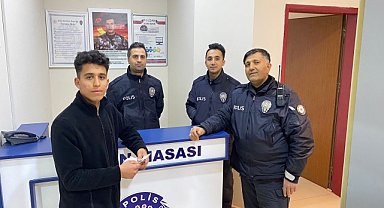 ATM'de unutulan para sahibine teslim edildi