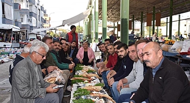 Başkan Erdem, esnafın yanında