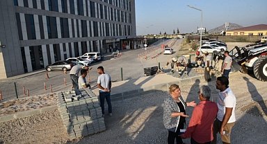 Ceyhan’da yollar cıncık gibi