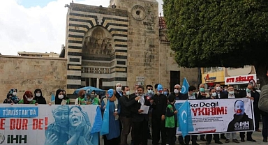 Doğu Türkistanlı mazlumlara Adana İHH sahip çıktı