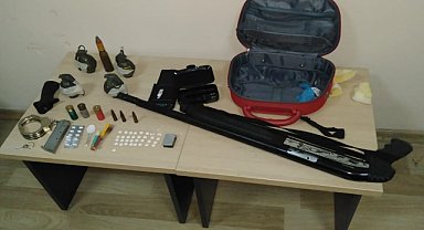 Evde el bombası ve mühimmat ele geçirildi