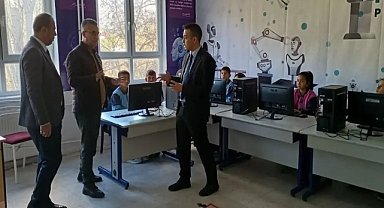 Feke'de ortaokulda robotik kodlama sınıfı oluşturuldu