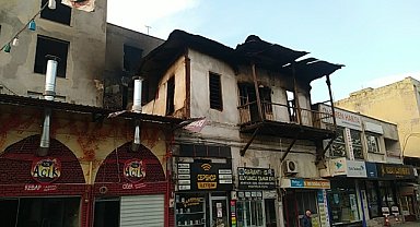 Metruk binada yangın çıktı