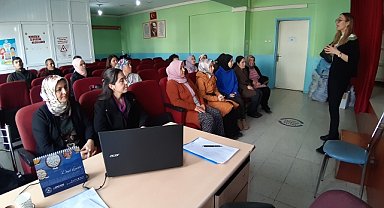 Tufanbeyli'de velilere "Aile Okulu Projesi" eğitimi