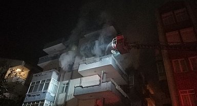 Yangın çıkan evdeki kediyi itfaiye kurtardı