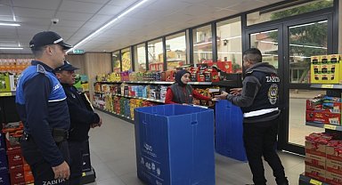 Zabıta ekipleri zincir marketleri denetledi