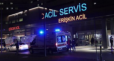 Bir genç annesini öldürdü, dayısını yaraladı