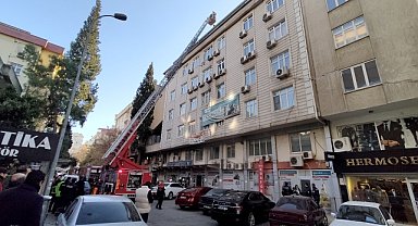 Eski hastane binasında çıkan yangın söndürüldü