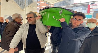 Kamyonun çarpması sonucu ölen kadının cenazesi defnedildi