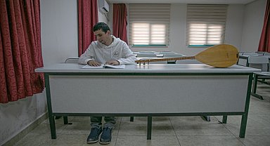 Karanlık dünyalarını müzikle aydınlatıyorlar