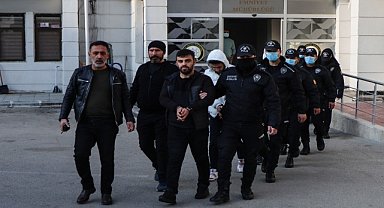 Yakalanan 32 zanlı adliyede