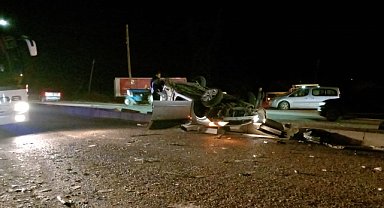 Yolcu minibüsü ile otomobil çarpıştı: 13 yaralı
