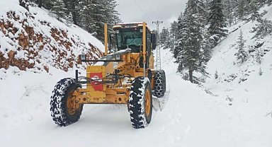130 mahalle yolu ulaşıma açıldı