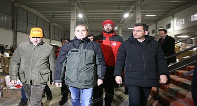 Çelik, Adana'da depremzedeleri ziyaret etti