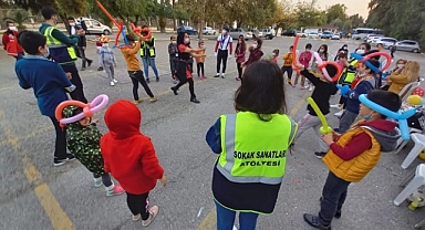 ‘Çocukları güldürün’