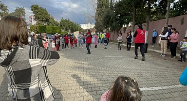 Depremzede çocuklar için moral etkinliği düzenlendi