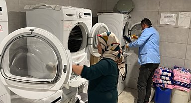 Depremzedeler acılarını unutmaya çalışıyor