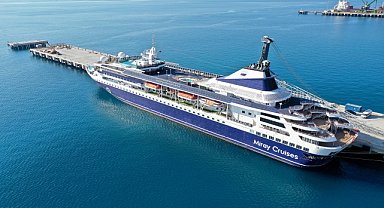 Depremzedeler "yüzen otel"de ağırlanıyor