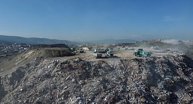 Enkaz alanı "dağ" gibi yükseliyor