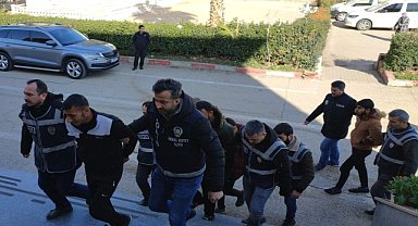 Pazarda kavga eden 6 Suriyeli sınır dışı edildi