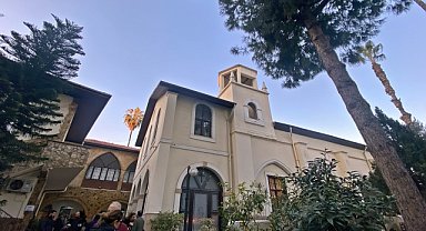 Rum Ortodoks Kilisesi depremzedelere kapılarını açtı