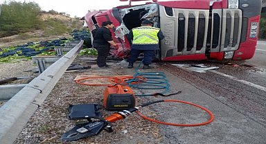 Sebze yüklü tırın devrilmesi sonucu 1 kişi öldü