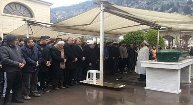 Trafik kazasında ölen gencin cenazesi defnedildi