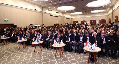 Adana'da "Bilimin Rehberliğinde Depreme Dayanıklı Kent Paneli"